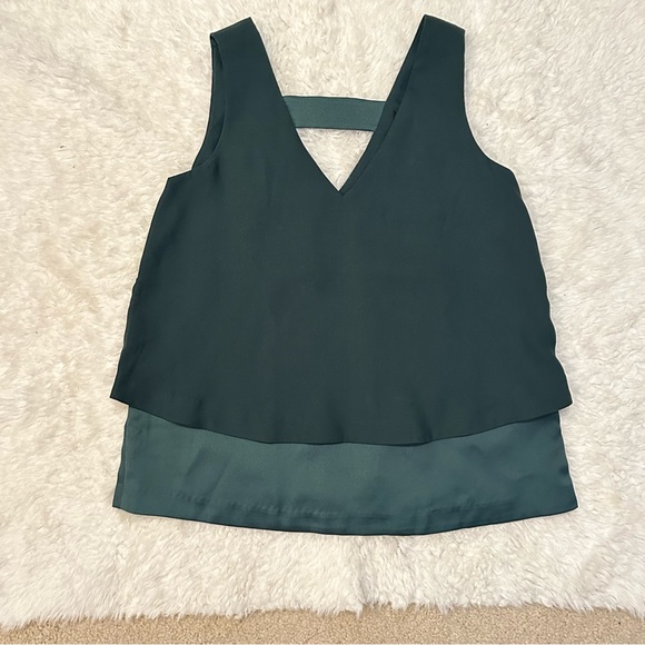 Banana Republic layered shell tank V-neck forest green/deep teal color size XS - Picture 8 of 10
